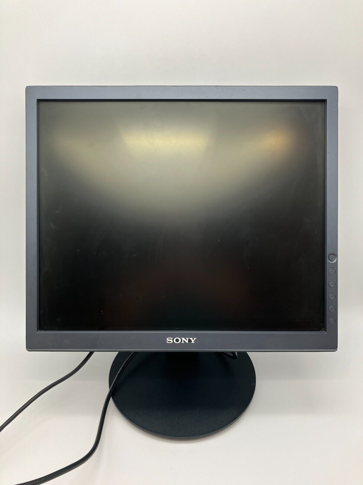 Sony SDM-HS93 LCD Computer Monitor, 19 inch Monitor, w/ VGA Adapter Cord, Black