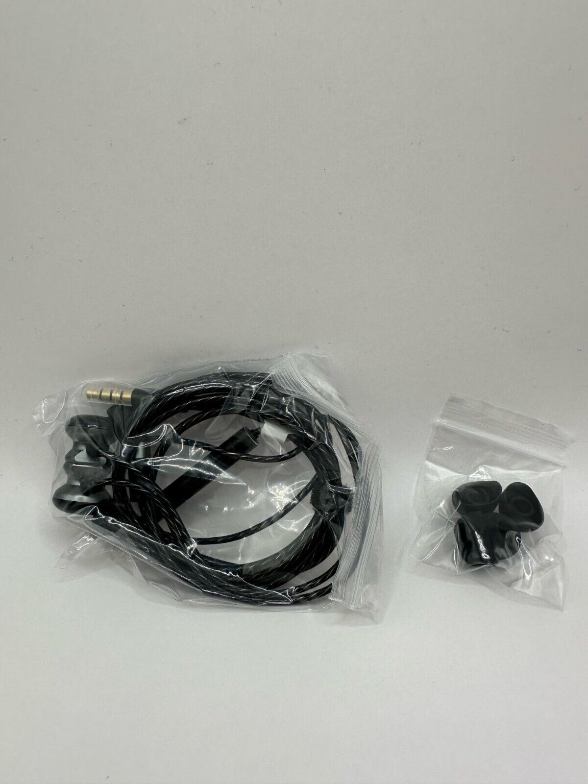 HOISTAC Headphones, In-Ear Headphones, With Microphone and Volume Control