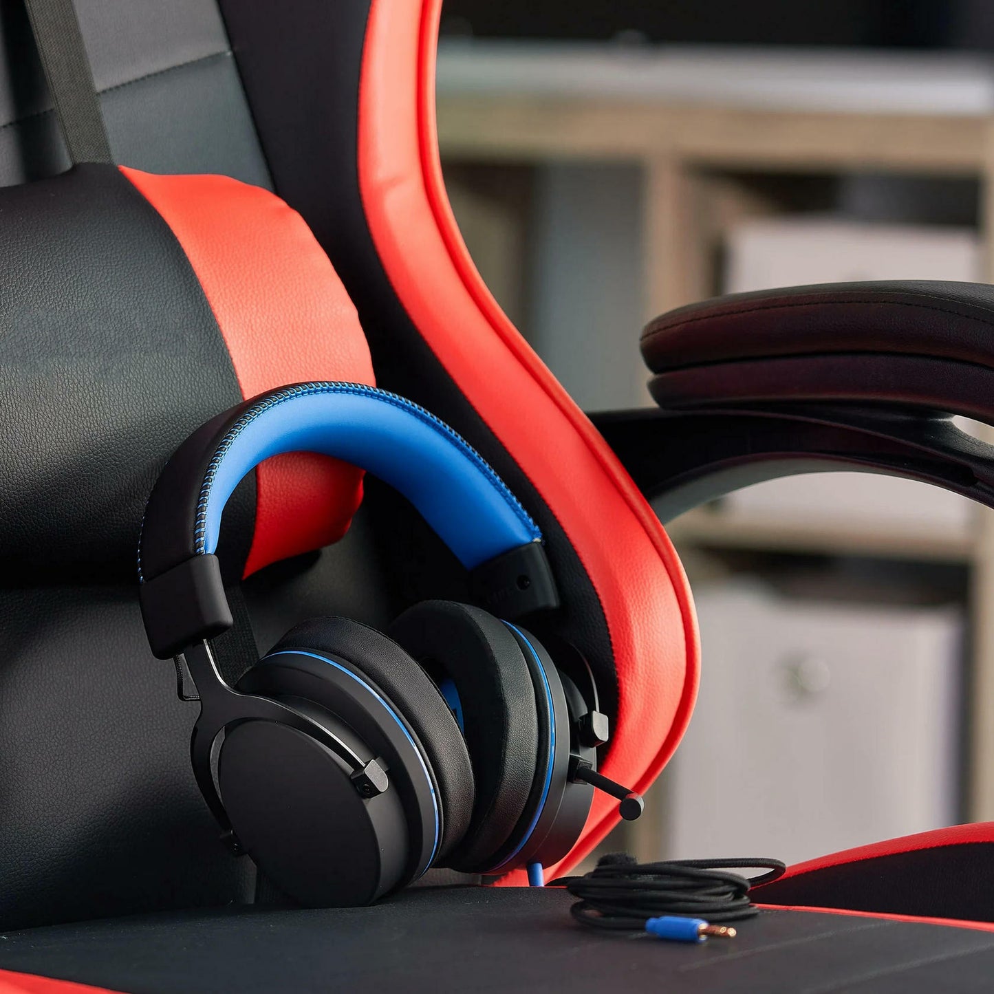 Onn Gaming Headset for PlayStation w/ adjustable band, micro & gel ear cushions