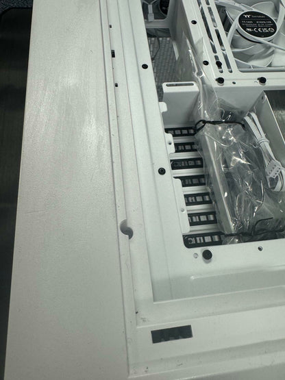 *READ & VEIW ALL DETAILS & PHOTOS* Thermaltake CTE C750 TG ARGB Tower | White
