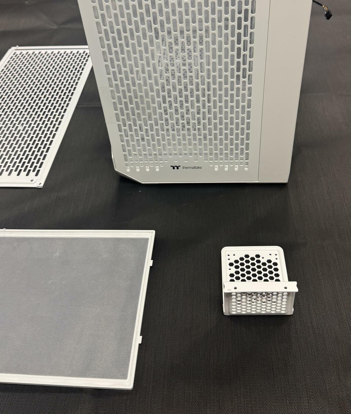 *READ & VEIW ALL DETAILS & PHOTOS* Thermaltake CTE C750 TG ARGB Tower | White